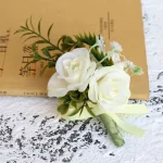 웨딩 액세서리 및 Boutonnieres 남성용 신랑 실크 로즈 Boutonniere 단추 구멍 인공 꽃 꽃다발 꽃다발 브로치 핀 - 이미지 5