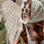 패션 레이스 삼각형 머리 스카프, 로맨틱 여름 화이트 우븐 꽃 레이스 헤어 스카프 랩, 여행 사진 머리띠, 헤어 액세서리