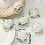 흰색 안개꽃과 인조 진주 체인이 있는 우아한 빨간 장미 손목 코사지 6개 - 결혼식, 기념일에 딱 맞습니다. - 이미지 3