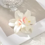 AWAYTR 우아한 보헤미안 꽃 작은 헤어 클립 가짜 꽃 사이드 핀 머리핀 휴가 해변 헤어 액세서리 여성용 - 이미지 5