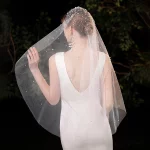 우아한 미니멀리스트 신부 베일, 허리 길이 베일, 여성 결혼식에 적합, 모델 귀걸이 제외 - 이미지 4